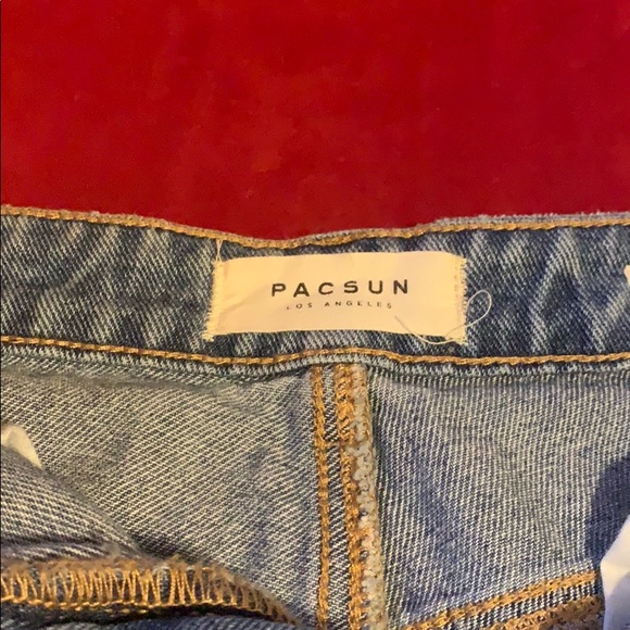 Flower printed jean shorts 🌺🌼 - Picture 4 of 5